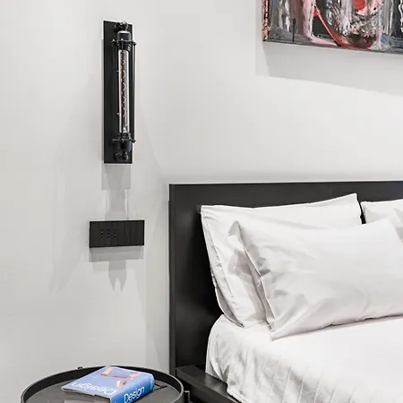 Minimal Pv Apartment *