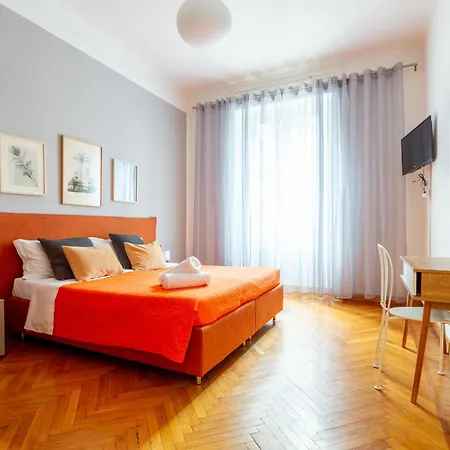 Centralstation - Via Lazzaroni *