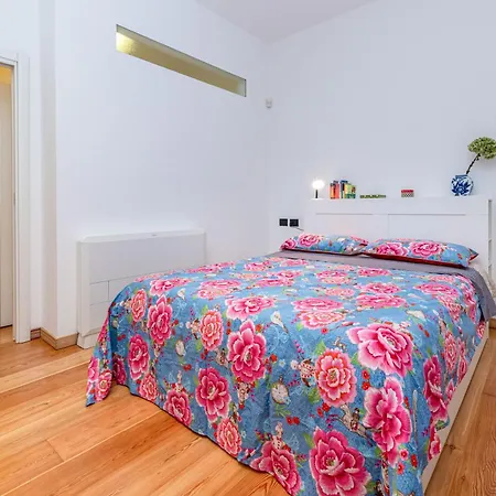 Apartamento Quiet House In A Lively Area!