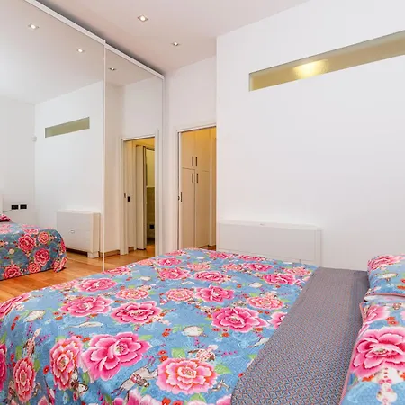 Quiet House In A Lively Area! Apartamento Milán