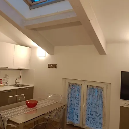 Luminoso Bilocale Zona Tibaldi Bocconi * Milão