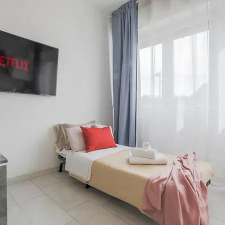 Corso Como-bosco Verticale Con Balcone * 밀라노