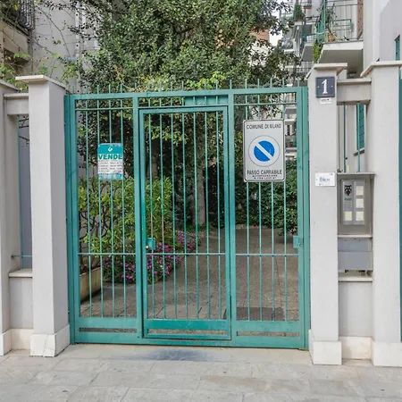 Corso Como-bosco Verticale Con Balcone 아파트 밀라노