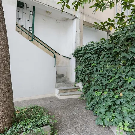 Corso Como-bosco Verticale Con Balcone *