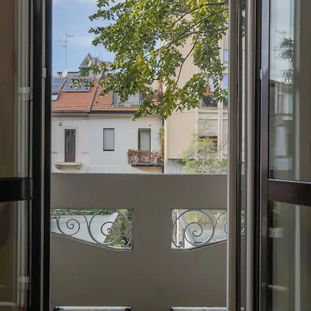 Fiera Milano-city Life Free Parking Anglia' S Bridge * Milan