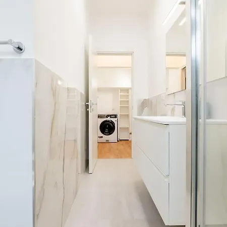 Luxury 1 Bedroom Apartment, Close To San Siro, Fiera And 10 Min Metro To Duomo アパート