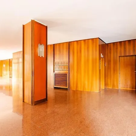 Luxury 1 Bedroom Apartment, Close To San Siro, Fiera And 10 Min Metro To Duomo * ミラノ