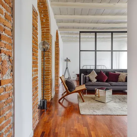 Apartment Joivy Superb In The Centre Of Milan