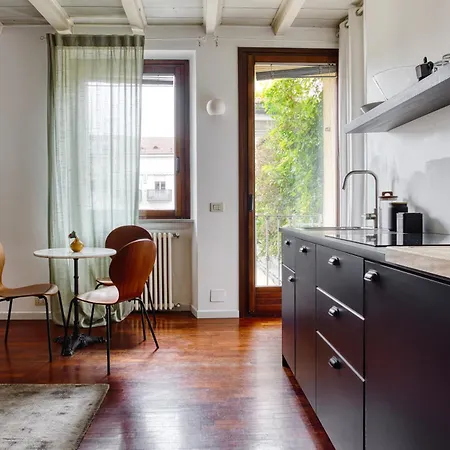 Joivy Superb In The Centre Of Milan