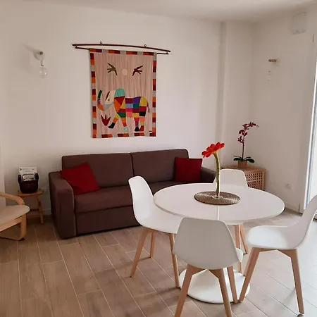 Ampio Bilocale Di Nuova Costruzione Tra Aree Verdi Hotel Milán