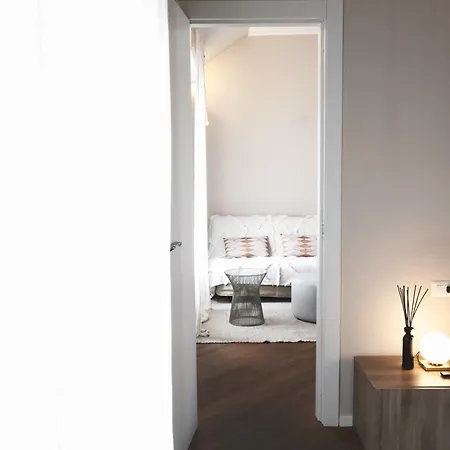 Comecasa Attic 3 Min Walk From Duomo Daire *