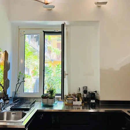 Cozy Navigli Apartment