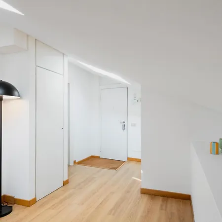 Relstay - Arco Della Pace - Sunny Loft Lägenhet