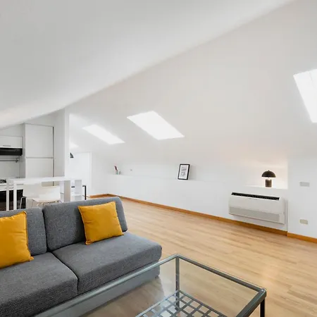 아파트 Relstay - Arco Della Pace - Sunny Loft *