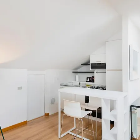 Relstay - Arco Della Pace - Sunny Loft Lägenhet