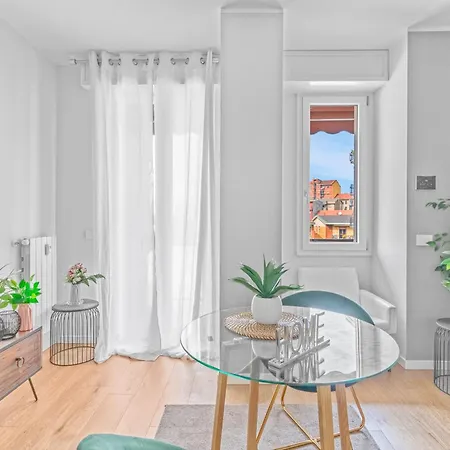 Pa211 -crescenzago- Romantic - Elegant - Large Apartament