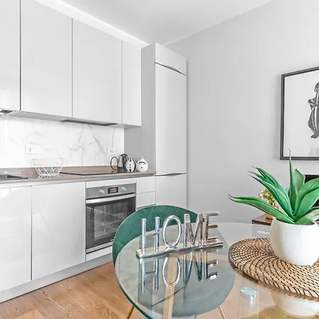 Pa211 -crescenzago- Romantic - Elegant - Large Mediolan