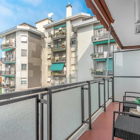 Pa211 -crescenzago- Romantic - Elegant - Large * Milaan