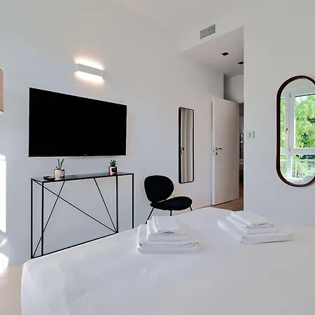 Repubblica Iii-hosted By Sweetstay Milano