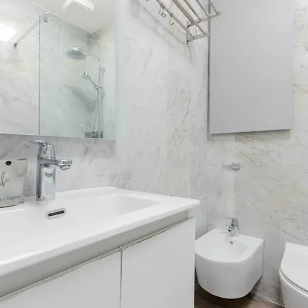 Station Duomo - La Dimora Moderna Apartamento Milán