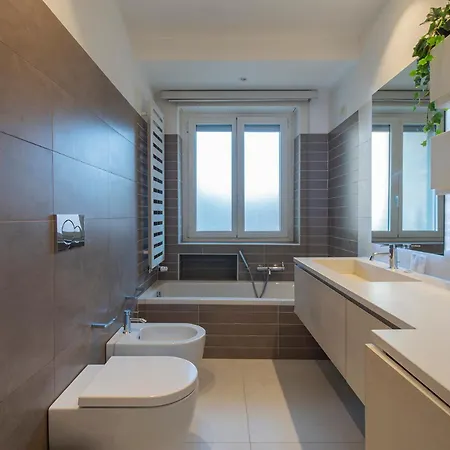 Ihost - Tito Livio 20 * Milan