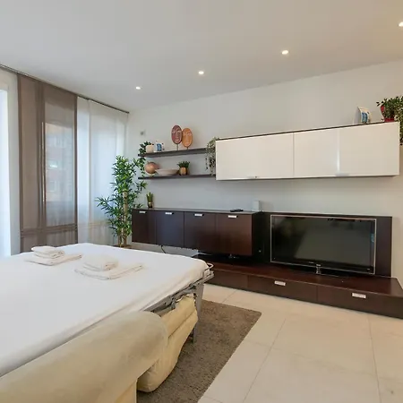 Ihost - Tito Livio 20 Milan