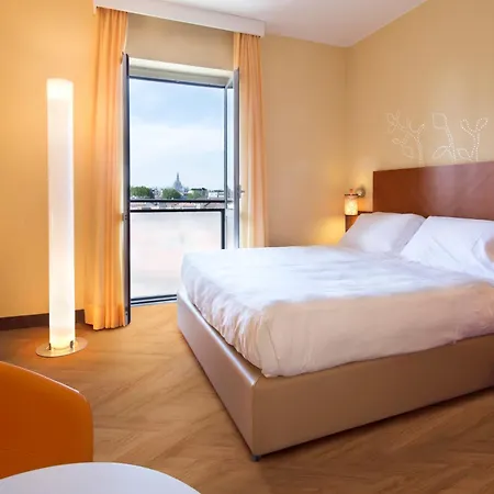 Unahotels Mediterraneo Hotel 4*