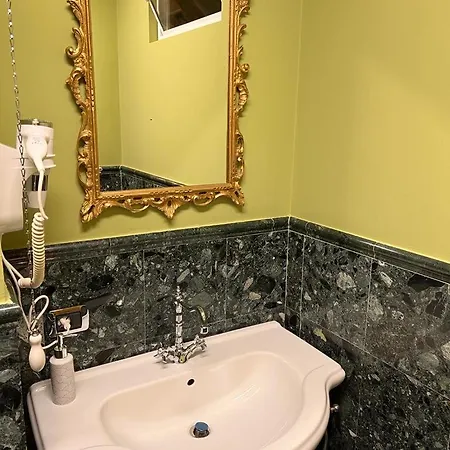 Casa de hóspedes Villa Camilla Milano Metro 4 Milão