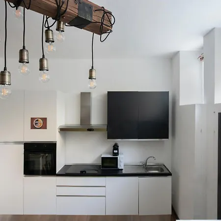 Elegant Sweet - Milan, 15 Minute Duomo Apartment Milan