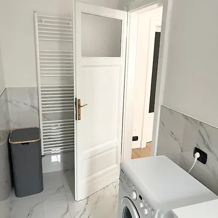 Apartment Ampio Bilocale Zona Navigli *