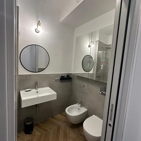 Place - Piazza V Giornate In The Center- Wifi - Netflix Apartment *
