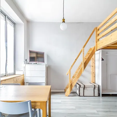 Domusmi Leoncavallo-43 Apartment