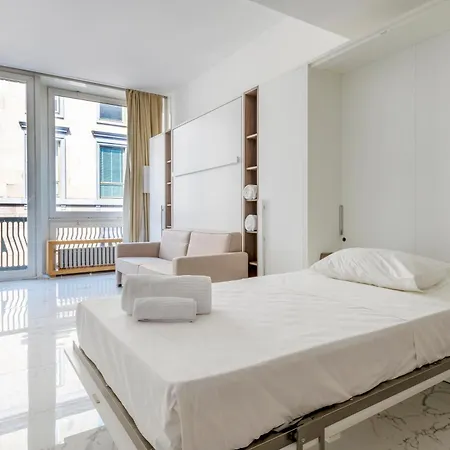 Cozy Modern Loft Few Steps From Duomo Apartman Milánó