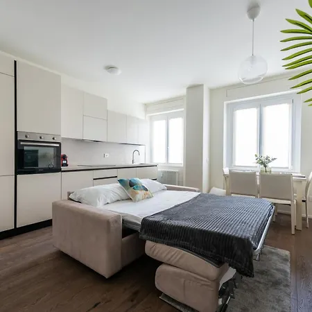 Apartament Santa Sofia House - Duomo Mediolan