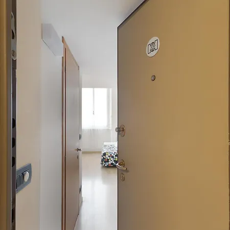 Magenta Long Let Apts Apartament