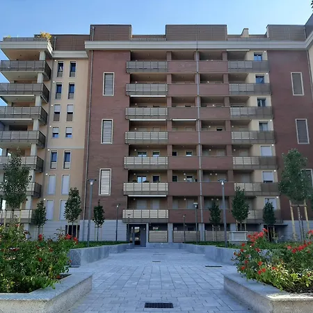 Hotel Ampio Bilocale Di Nuova Costruzione Tra Aree Verdi Milán