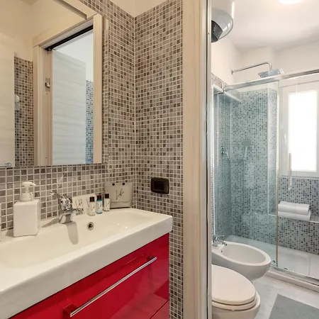 Beltrade - Vicino Stazione * Milán