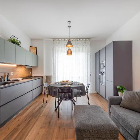 Apartamento Giambellino, 128 - Al Giambellino, Ampio E Comodo