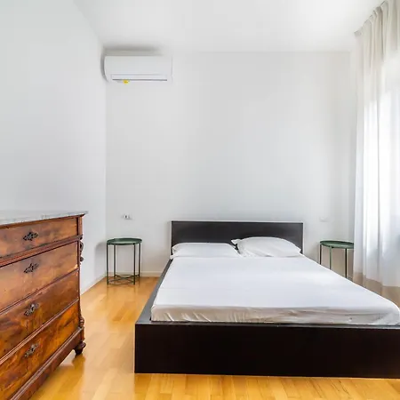 Domusmi Bilocale Città Studi * Milão