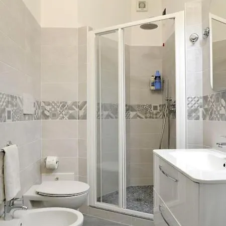 Wonderful Flat Center *