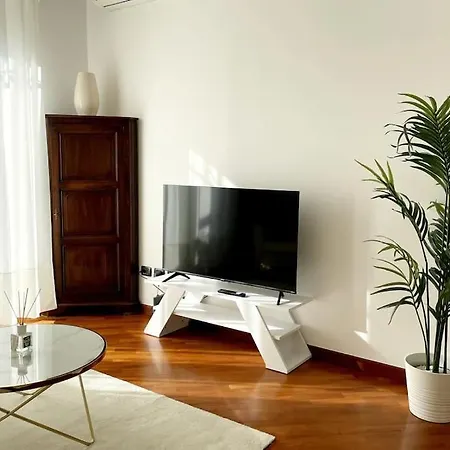 Amazing Flat With Terrace Apartment