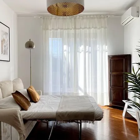 Amazing Flat With Terrace 아파트 *