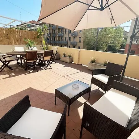 아파트 Amazing Flat With Terrace *