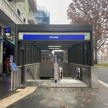 A 10 Min Dal Duomo - Trilocale Moderno Con 3 Letti E 2 Bagni In Studi *