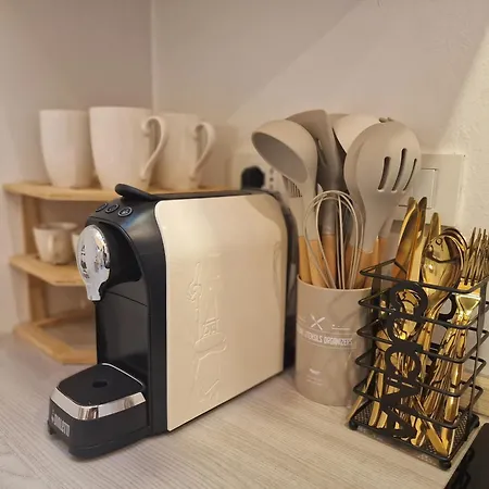 Regina In Porta Romana 3 - Sky Tv, Wifi & Breakfast Box Mailand