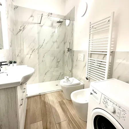 Апартаменты Isola - Garibaldi Lovely Apt. With Netflix And Wifi