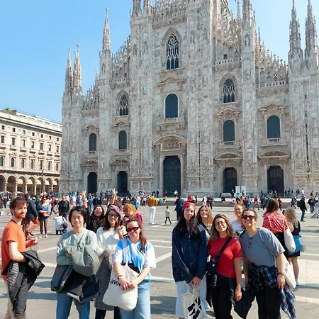 Yellowsquare Hostel Milan