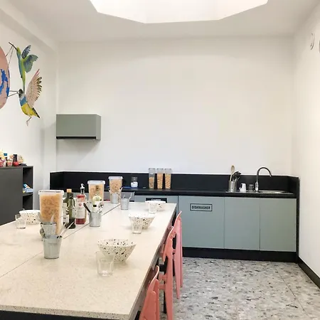 Hostel Yellowsquare