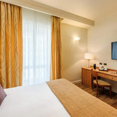 Hotell Dei Cavalieri Duomo 4*