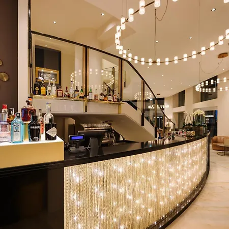 The Square Duomo - Preferred & Hotel Milan